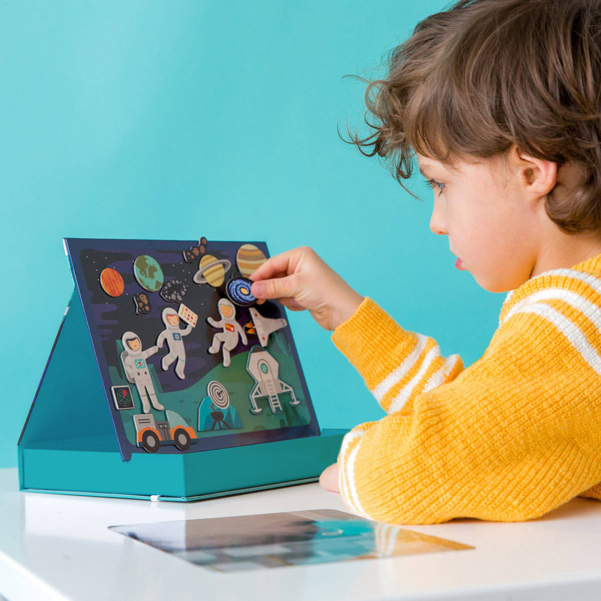 Outer Space Magnetic Play Scene