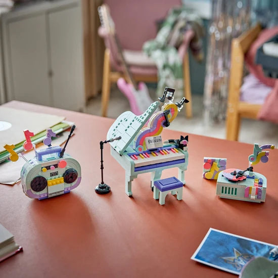 LEGO® Creator 3 in 1 Music Decor Piano with Cat (31392)
