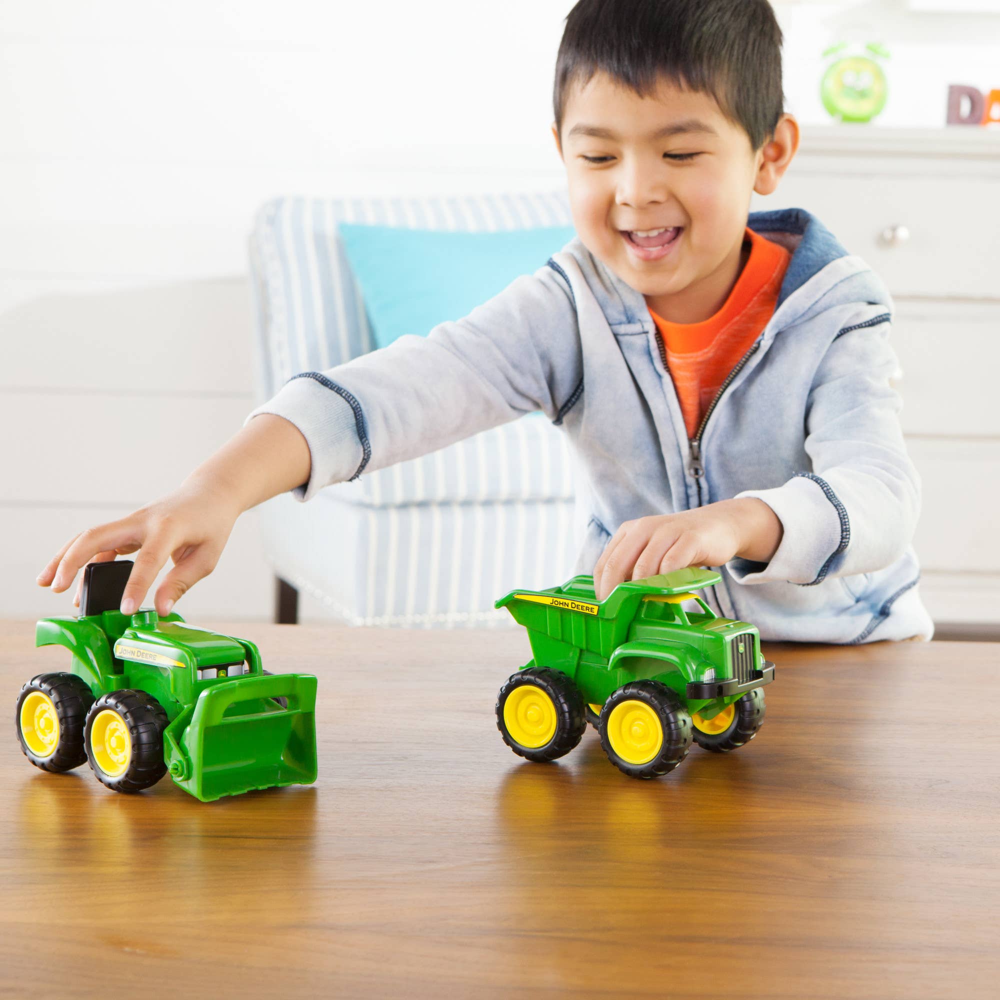 TOMY John Deere 6 inches Sandbox Vehicle 2 Pack