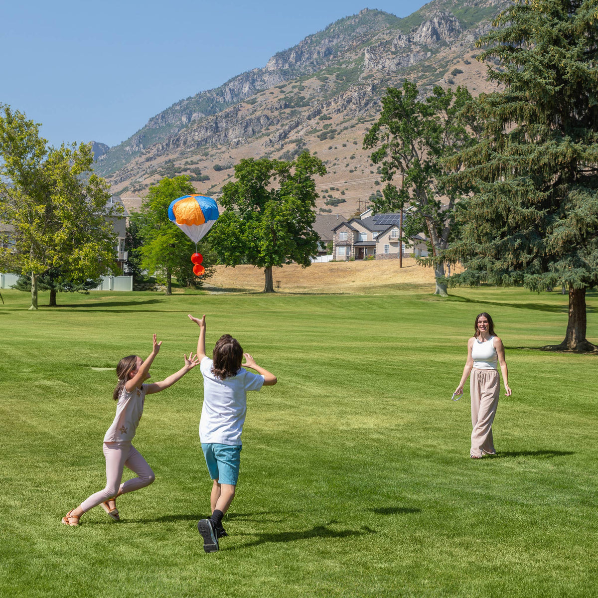 Djubi Parashoot - Outdoor Solo Launching Toy for Kids!