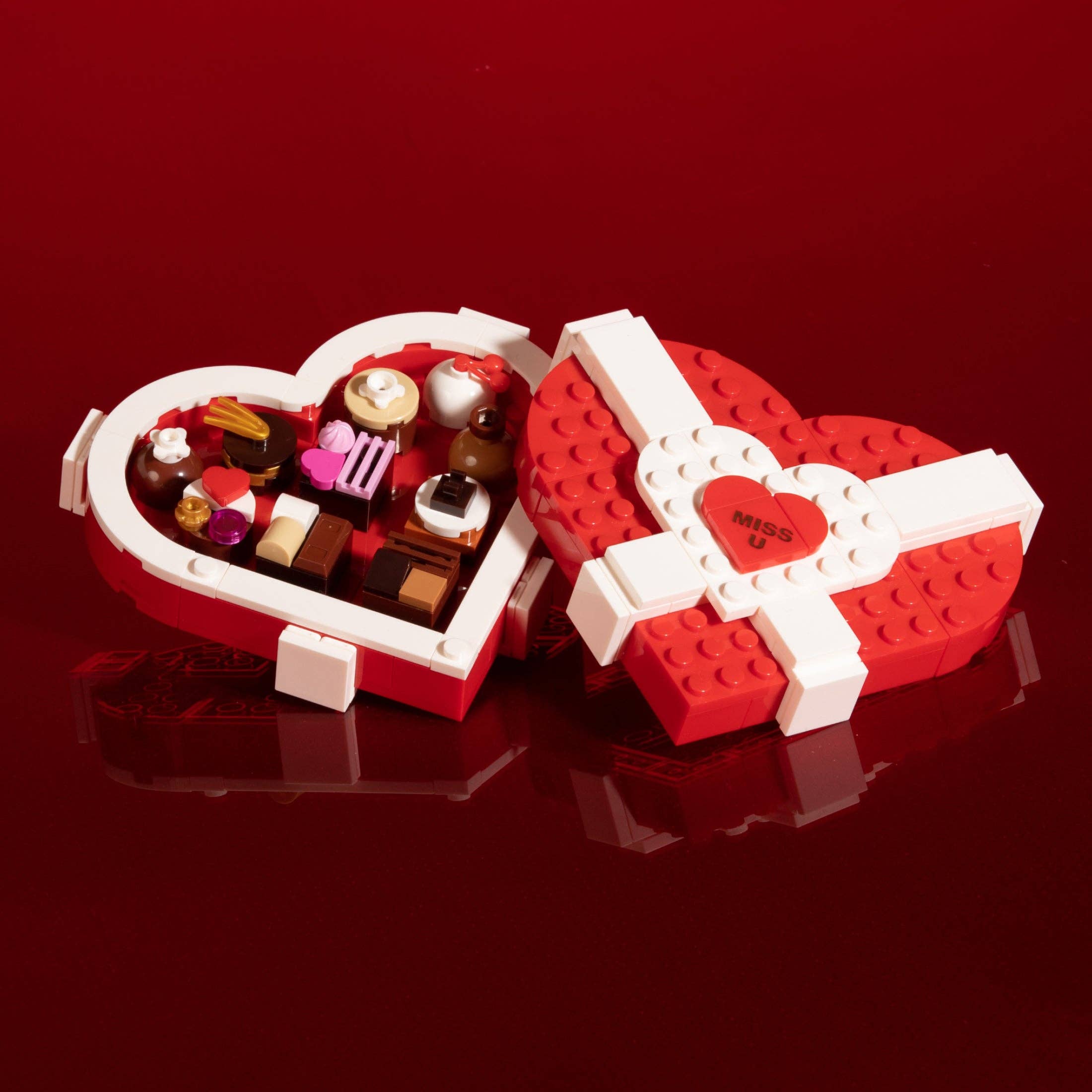 Valentine's Box of Chocolates Display Brick Building Set
